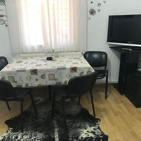 Permissive Villa Cluj-Napoca Exteriör bild